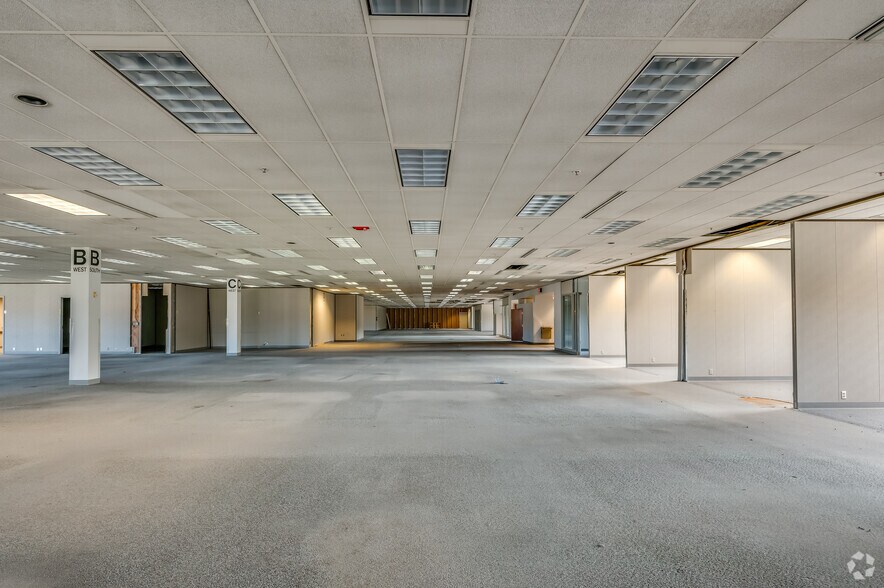 More Photos Of 700 Pilgrim Way, Green Bay Loft Creative Space For Lease