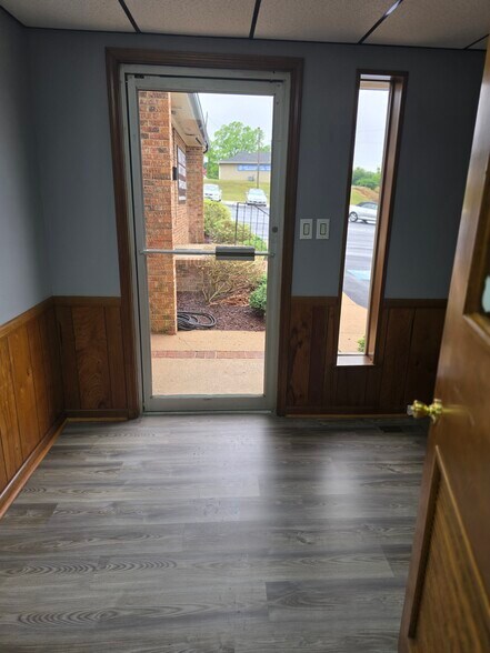 More Photos Of 112 E Dixon Blvd, Shelby Office For Lease