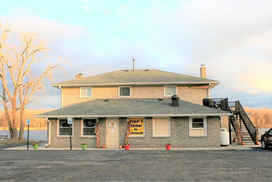 Primary Photo Of 10 Brick Row Ext, Athens Restaurant For Sale