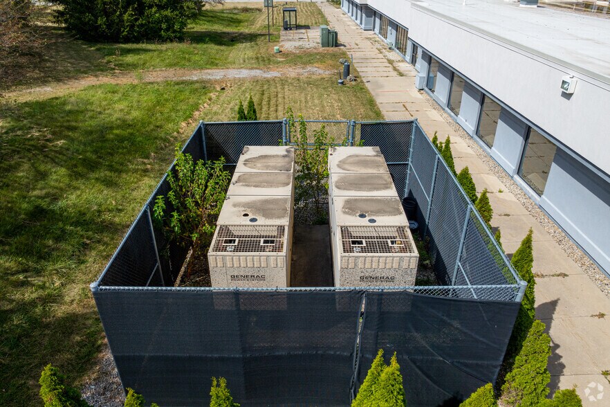 More Photos Of 9001 S Walnut St, Daleville Office For Sale