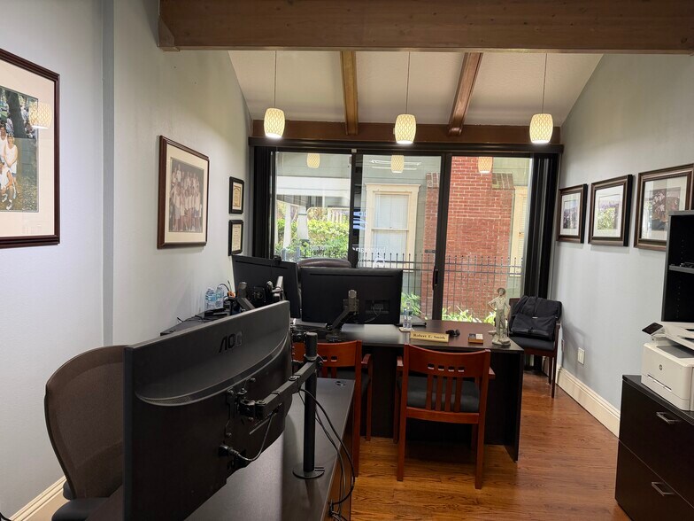 More Photos Of 350 E Pine St, Orlando Office For Lease