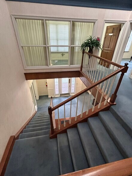 More Photos Of 5 Clifford Dr, Shalimar Office For Sale