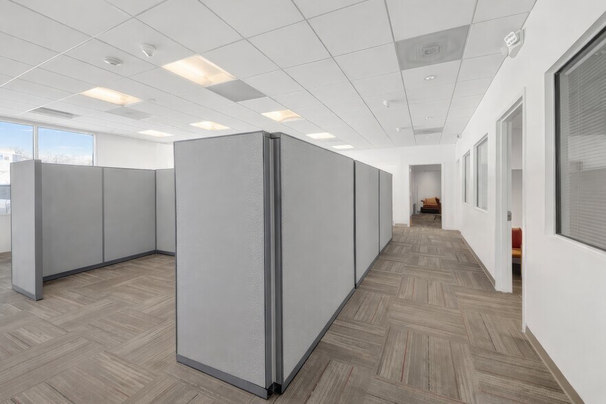 More Photos Of 2001 Central Park Ave, Yonkers Office For Sale