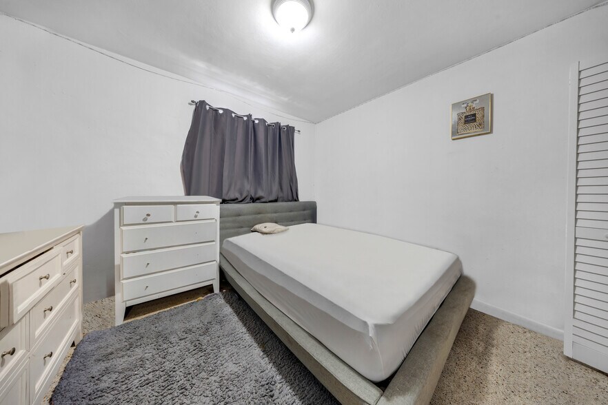 More Photos Of 1021 NW 5th St, Miami Apartments For Sale