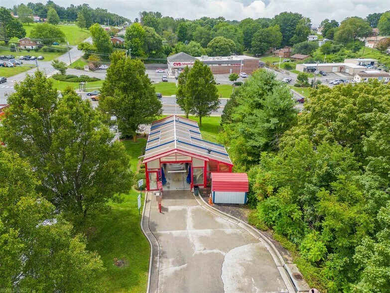 More Photos Of 567 Franklin, Christiansburg Freestanding For Sale