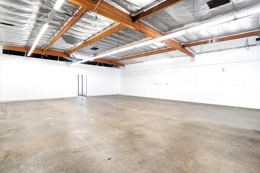 More Photos Of 767 E 14th Pl, Los Angeles Warehouse For Sale