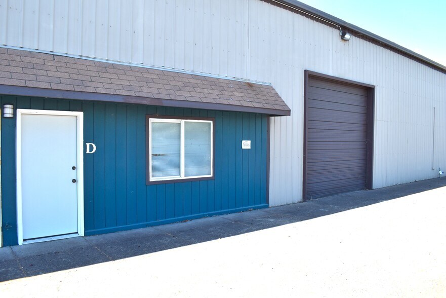 More Photos Of 4216 W 7th Ave, Eugene Warehouse For Lease