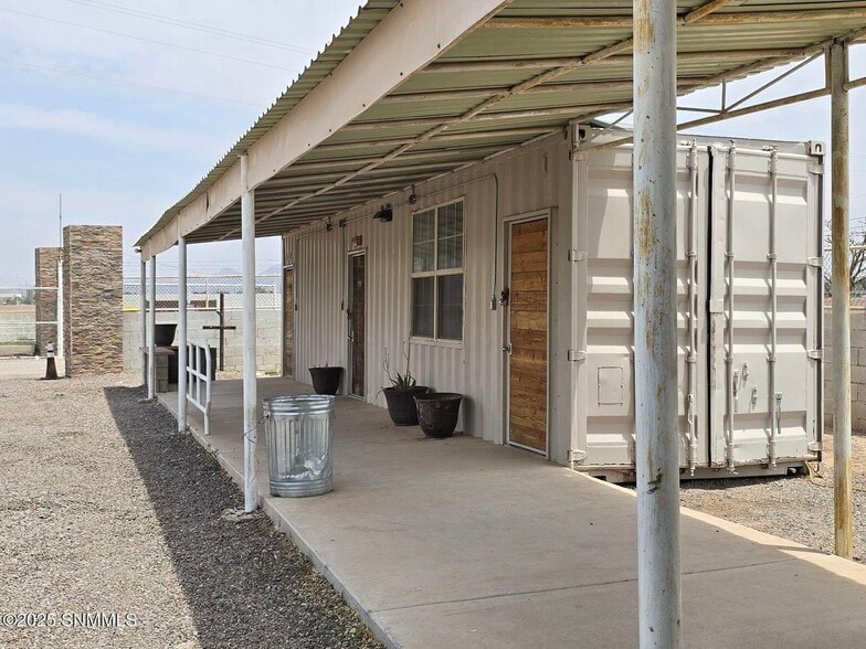 More Photos Of 990 Quesenberry St, Las Cruces Sports And Entertainment For Lease