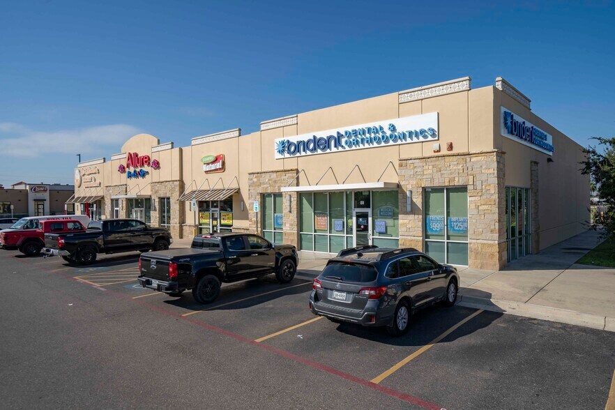 More Photos Of 7501 N 10th St, McAllen Storefront Retail Office For Sale