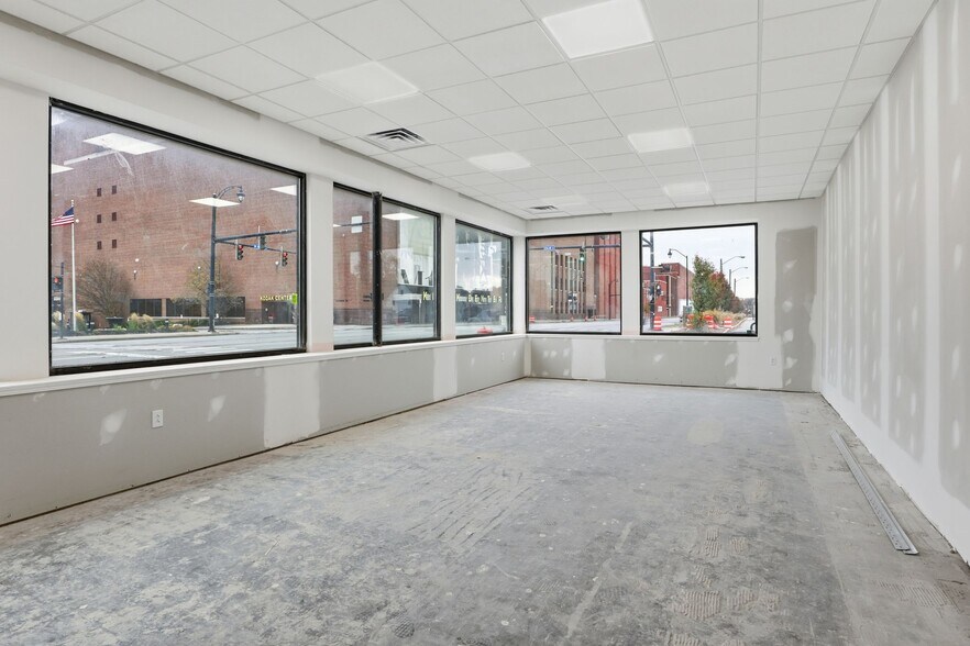 More Photos Of 211 W Ridge Rd, Rochester Storefront For Lease