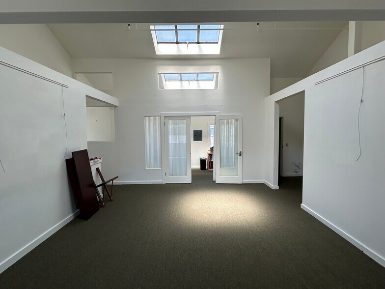More Photos Of 700-706 Gilman St, Berkeley Warehouse For Sale