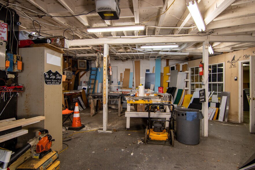 More Photos Of 1640 Northside Dr NW, Atlanta Storefront Retail Office For Sale