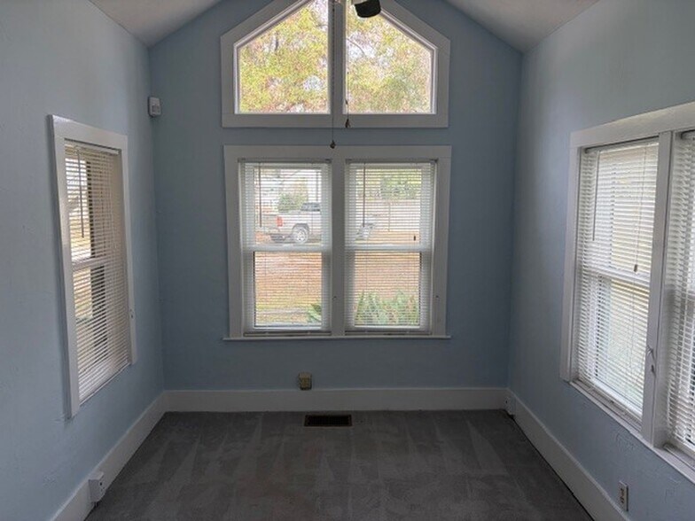 More Photos Of 1100 E Park Ave, Tallahassee Office For Sale