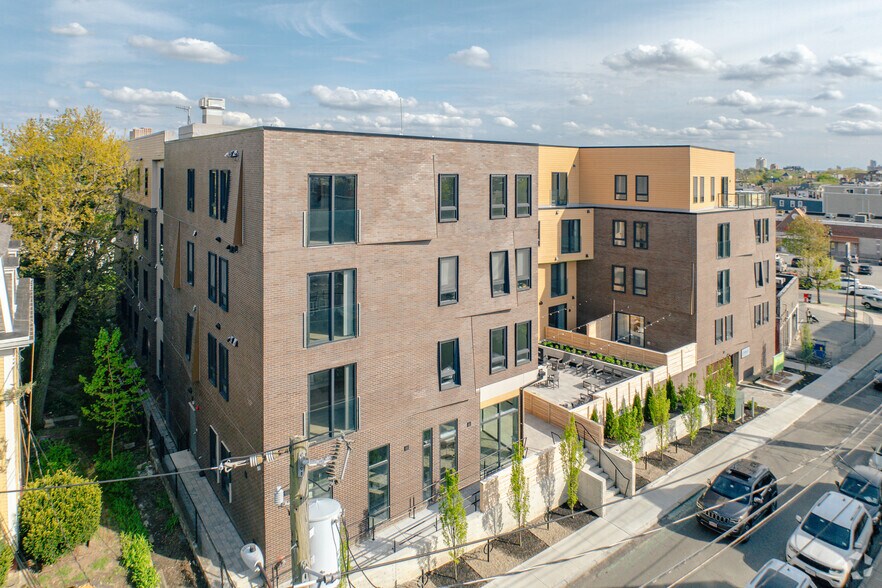 More Photos Of 9 Central St, Somerville Apartments For Lease