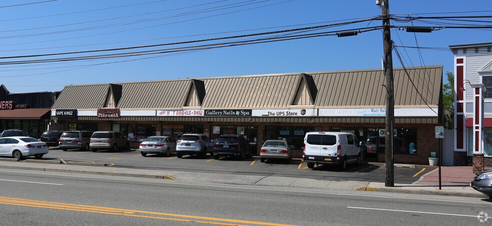 More Photos Of 122-132 Shore Rd, Port Washington Freestanding For Lease