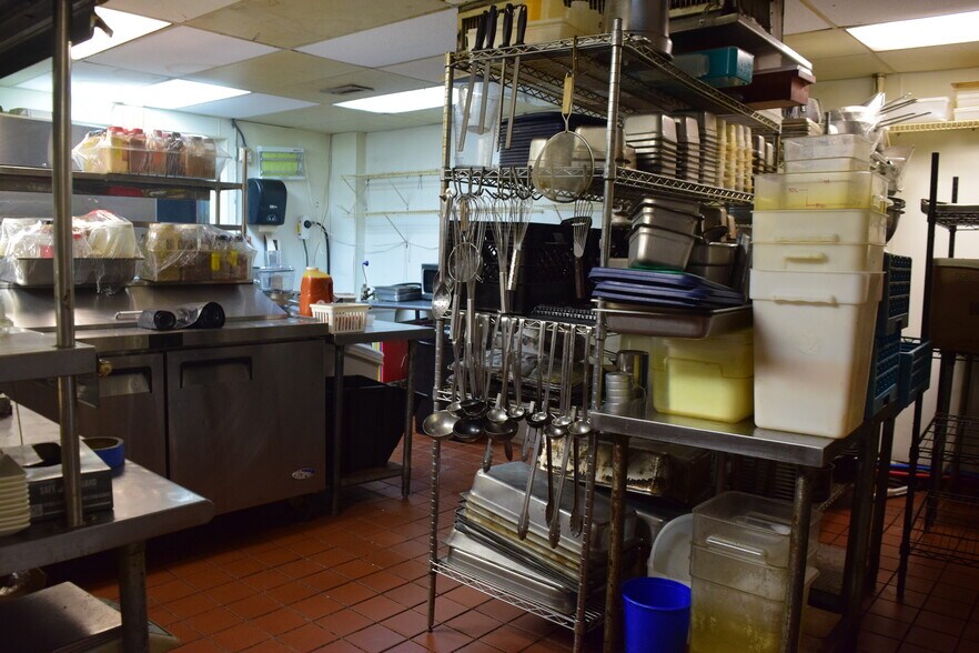 More Photos Of 309 W Congress St, Savannah Restaurant For Lease