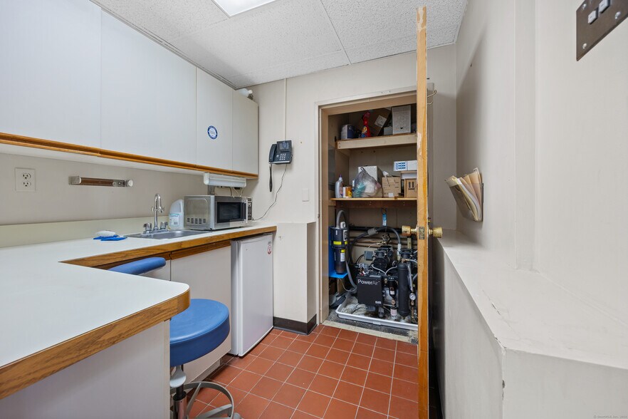 More Photos Of 350 S Main St, Cheshire Medical For Sale