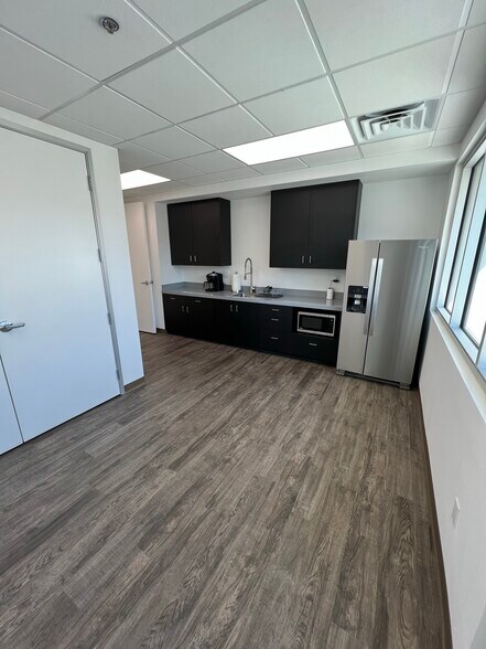 More Photos Of 72120 Magnesia Falls Dr, Rancho Mirage Medical For Lease