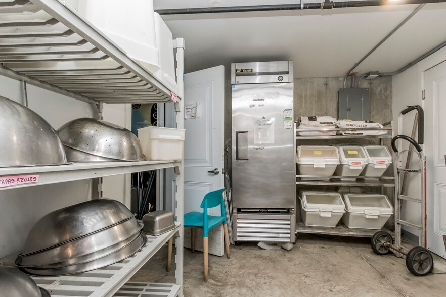 More Photos Of 60 Ocean St, South Portland Storefront Retail Residential For Lease