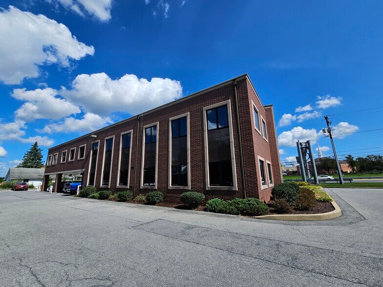 More Photos Of 1150 S Cedar Crest Blvd, Allentown Office For Sale