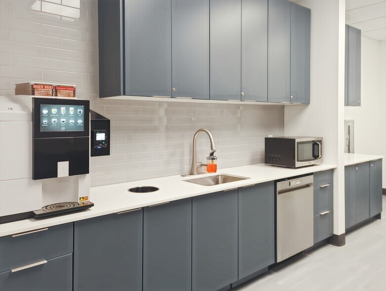 More Photos Of 1299 Farnam St, Omaha Coworking Space