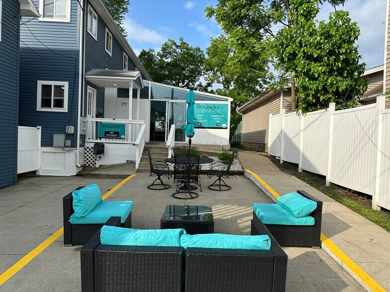 More Photos Of 5088 E Indiana Beach Rd, Monticello Hotel For Sale