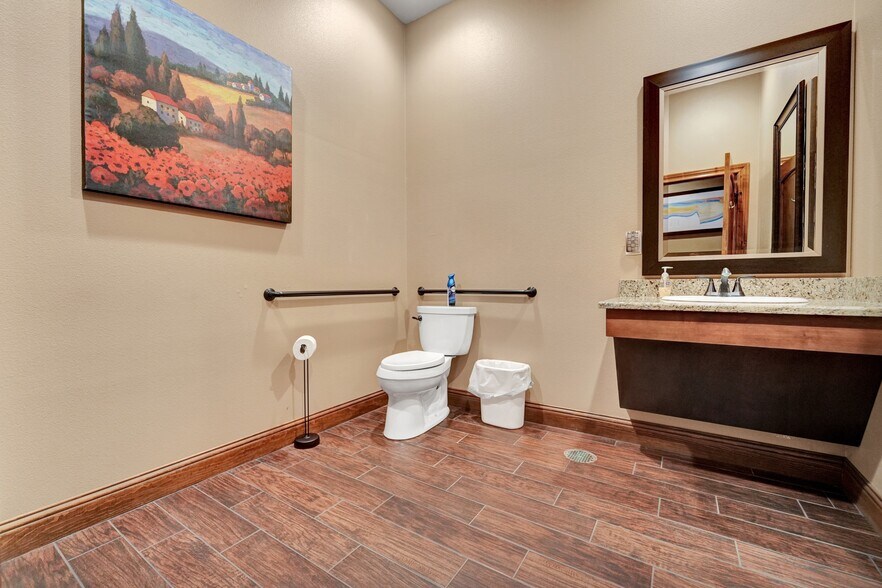 More Photos Of 5006 Portico Way, Midland Medical For Lease