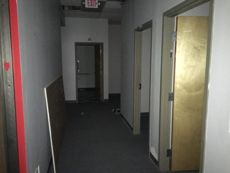 More Photos Of 1173 Queen St, Southington Freestanding For Sale