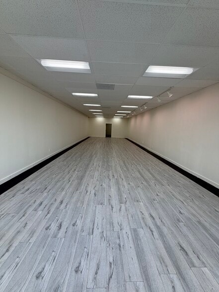 More Photos Of 14514-14516 Ventura Blvd, Sherman Oaks Storefront For Lease