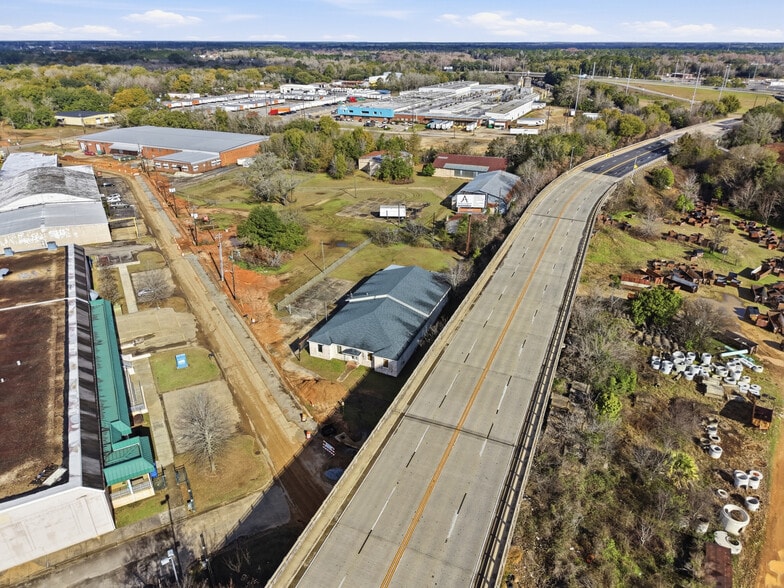 More Photos Of 401 Hodges Ave, Albany Industrial For Sale