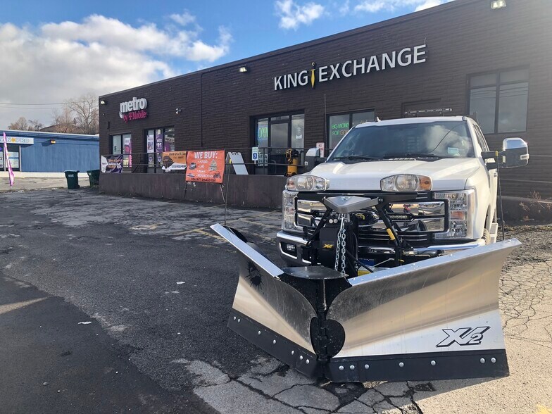 More Photos Of 2700-2704 E Erie Blvd, Syracuse Storefront For Lease