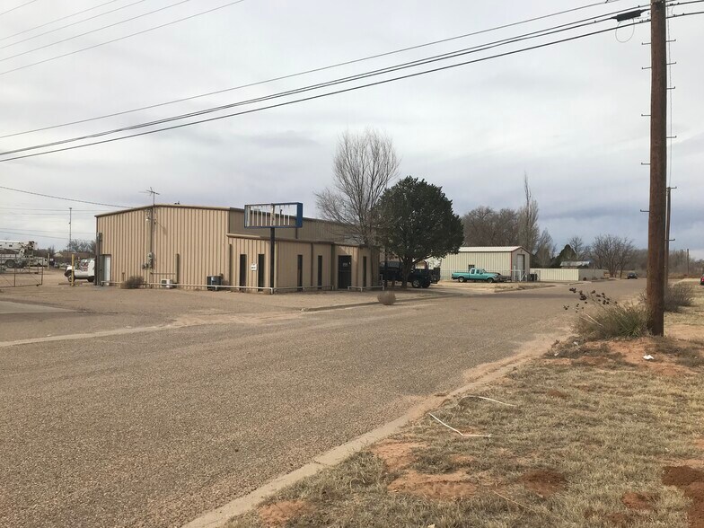 Primary Photo Of 103 W Gulf St, Sundown Warehouse For Sale