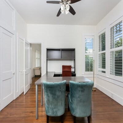 More Photos Of 711 W Main St, Fredericksburg Office For Lease