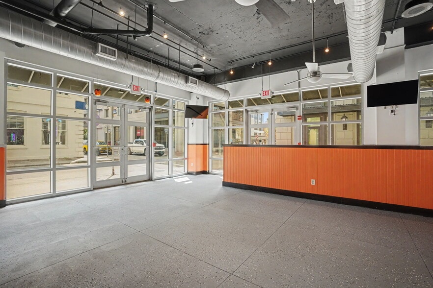 More Photos Of 110 W Bryan St, Savannah Freestanding For Lease