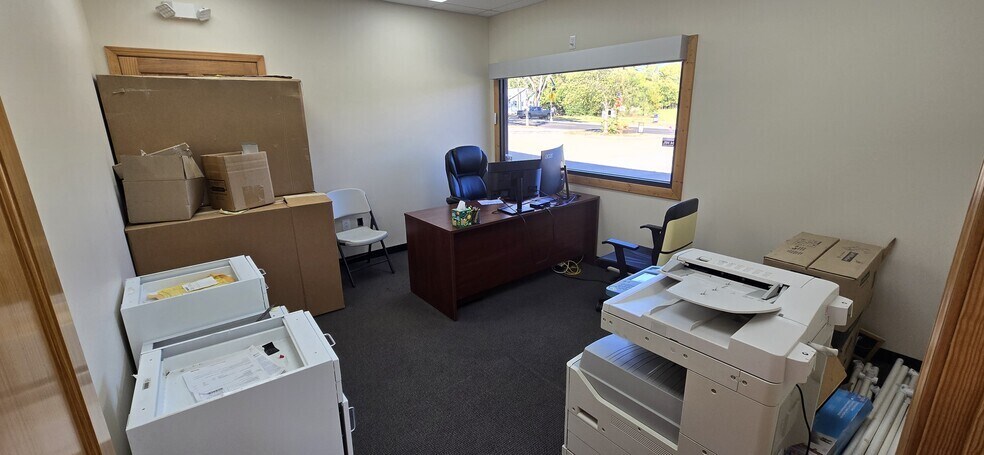 More Photos Of 2722 N 155th St, Basehor Office For Sale