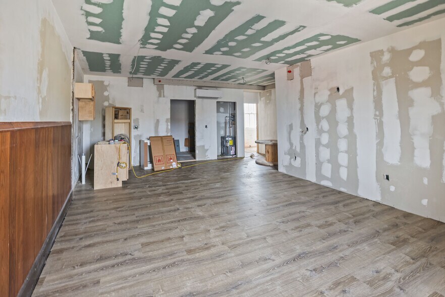 More Photos Of 255 Main St, Pawtucket Office For Sale