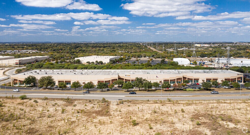 More Photos Of 11603 Crosswinds Way, San Antonio Flex For Lease