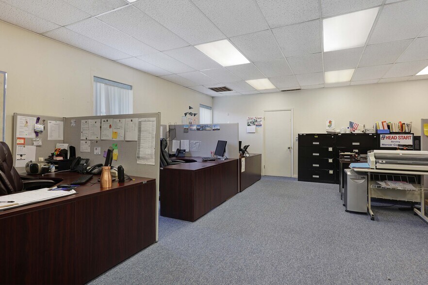 More Photos Of 690 Whitehead Rd, Lawrenceville Office For Sale