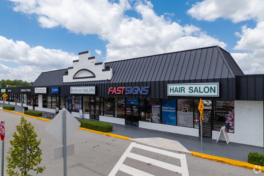 More Photos Of 9801-9965 Pines Blvd, Pembroke Pines General Retail For Lease