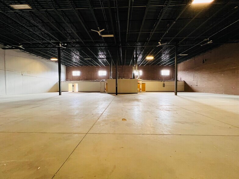 More Photos Of 190-200 Pleasant St, Rockland Manufacturing For Lease