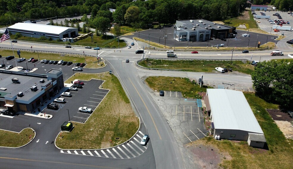 More Photos Of 175 Harvest Ln, Pocono Summit Freestanding For Lease
