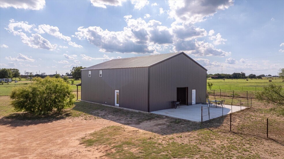 More Photos Of 1831 Billings Rd, Tolar Storefront Retail Residential For Sale