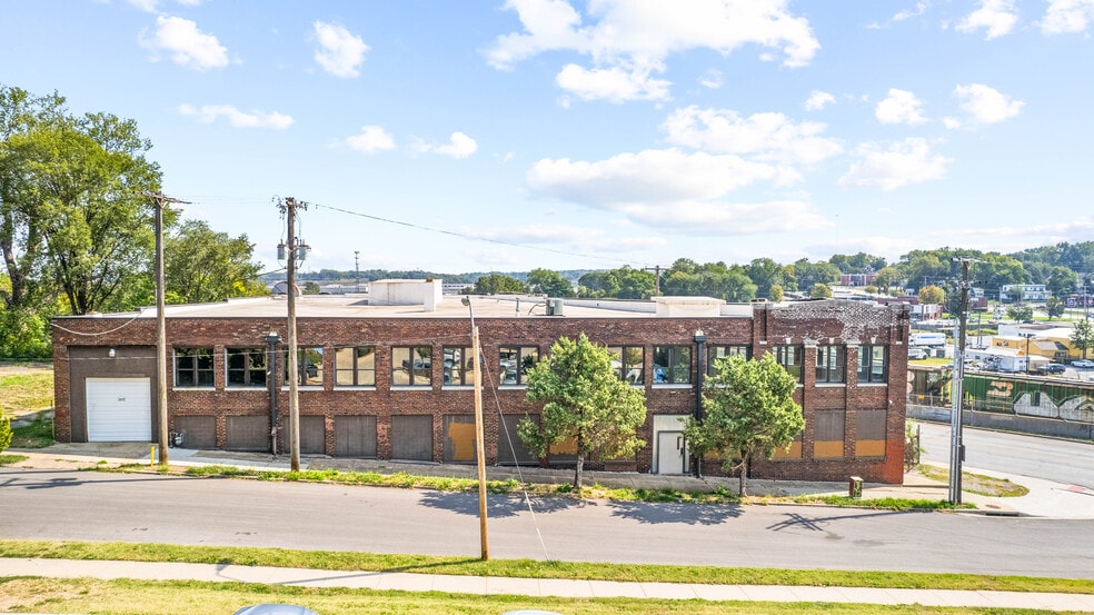 More Photos Of 6100 Wilson Ave, Kansas City Warehouse For Sale