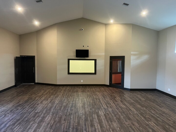 More Photos Of 10910 Ruden Rd, North Fort Myers Specialty For Sale