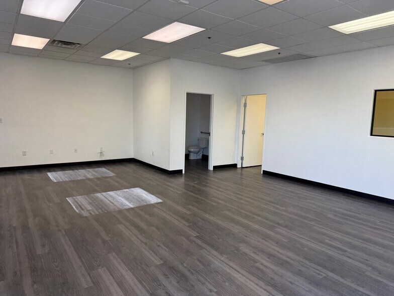 More Photos Of 5075 Cameron St, Las Vegas Distribution For Lease