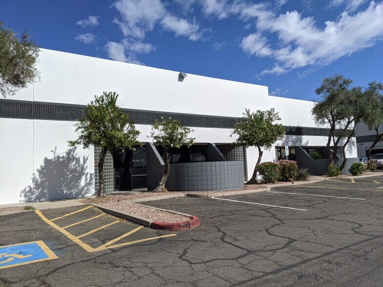 More Photos Of 5865 S Kyrene Rd, Tempe Unknown For Lease
