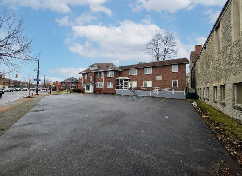 More Photos Of 3125 Main St, Buffalo Office For Sale