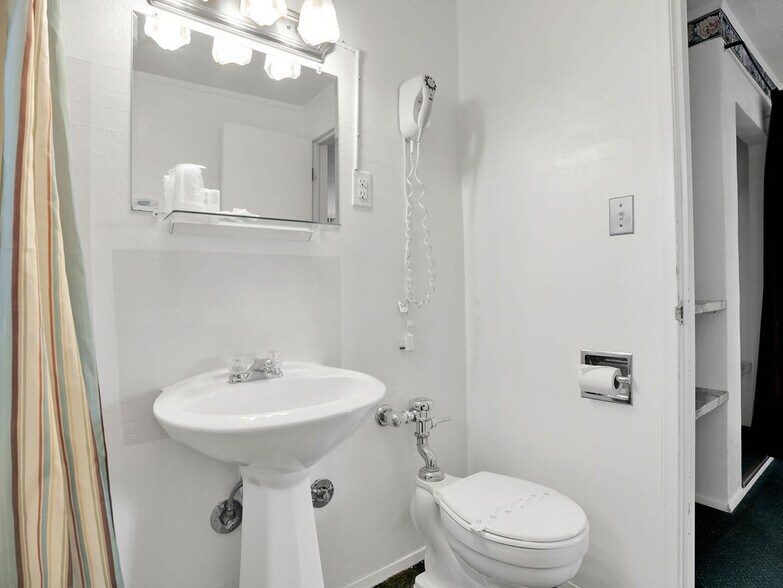 More Photos Of 609 E 1st Ave, Odessa Hospitality For Sale