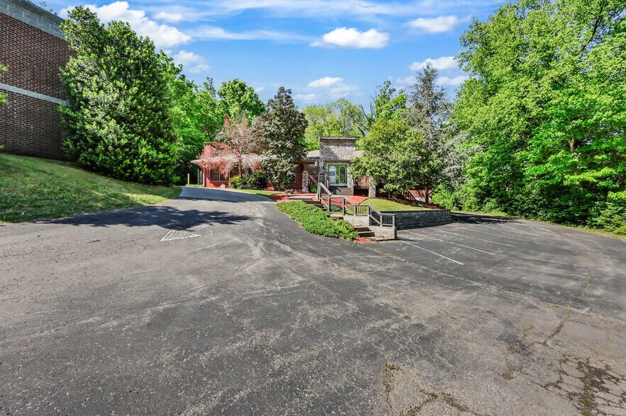 More Photos Of 1543 Madison St, Clarksville Specialty For Sale