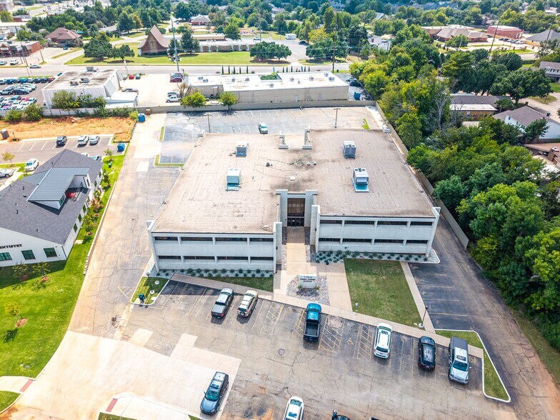 More Photos Of 11032 Quail Creek Rd, Oklahoma City Office For Lease
